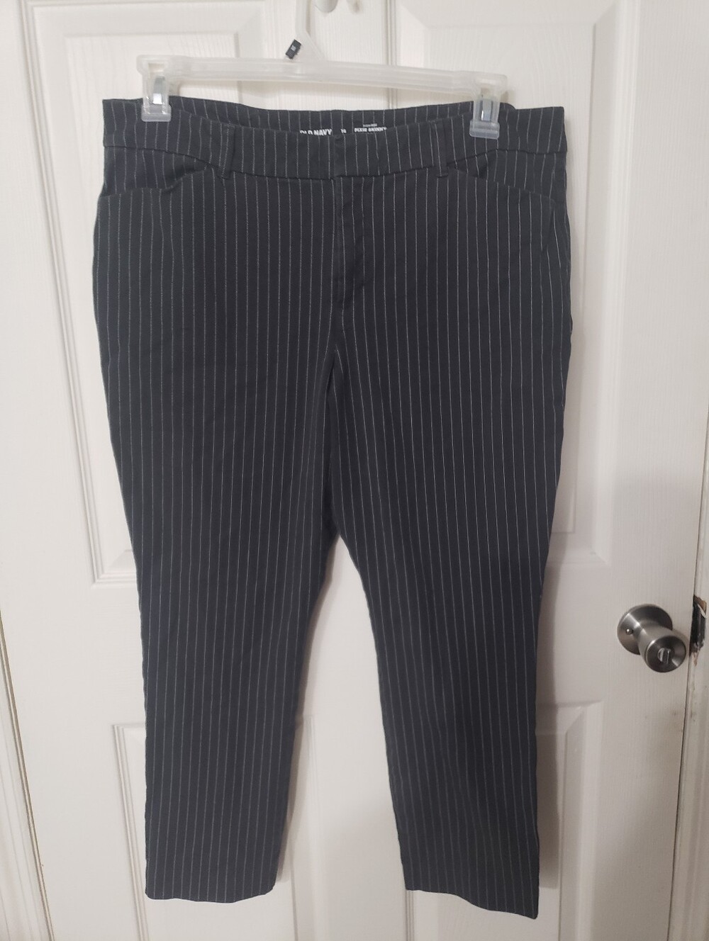 Old Navy Womens Black Pinstripe Dress Pants Pixie Skinny Fit Size 16